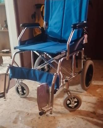 Carrozzina - sedia per anziani a ruote
