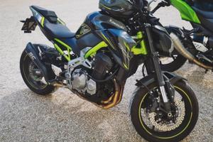 moto Kawasaki Z900 