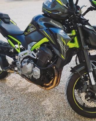 moto Kawasaki Z900 
