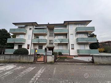 4 LOCALI A PIOVE DI SACCO