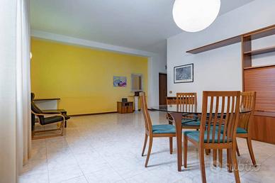 Appartamento di 150 m² con 4 locali a Seregno