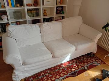 Divano tre posti Ikea mod EKTORP doppia fodera