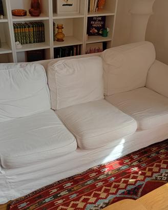 Divano tre posti Ikea mod EKTORP doppia fodera