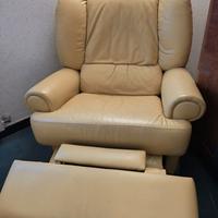 POLTRONA GIALLA IN PELLE