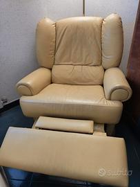 POLTRONA GIALLA IN PELLE