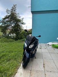 X-MAX 125