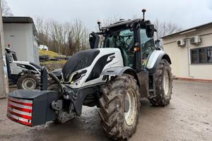 Trattore agricolo usato VALTRA mod. T145A