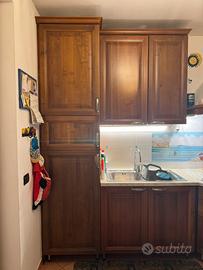 Cucina angolare in legno