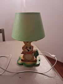 lampada in legno per cameretta