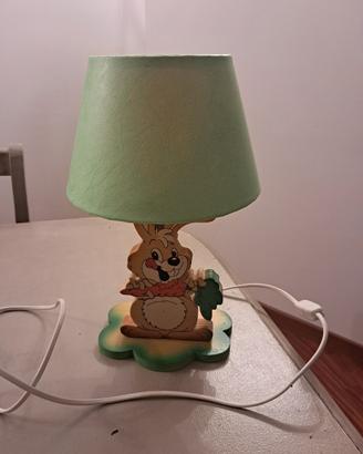 lampada in legno per cameretta