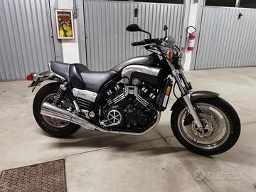 Yamaha VMAX 1200 carbon look