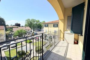 Trilocale moderno con terrazzo, doppi servizi e bo