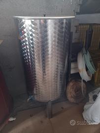 Attrezzatura per vino