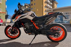 KTM 890R Perfetta, tenuta maniacalmente