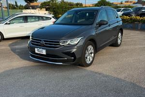 Volkswagen Tiguan 2.0 TDI 150 CV SCR DSG Elegance 
