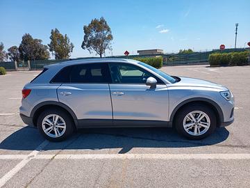 Audi Q3  35 TDI  2.0  Business s-tronic