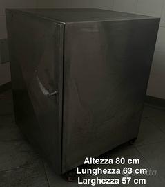 Armadietto piccolo con ruote