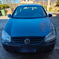 Golf 5 1.9 TDI – 2005 – €2.400
