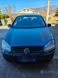 Golf 5 1.9 TDI – 2005 – €2.900
