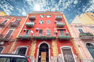 2 LOCALI A BARI
