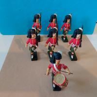 Soldatini scozzesi in parata