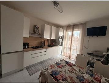 Privato vende trilocale