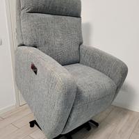 Poltrona relax elettrica con doppio motore 