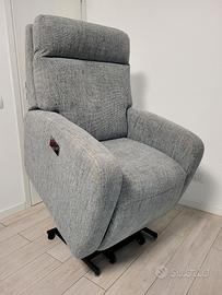 Poltrona relax elettrica con doppio motore 