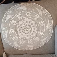 Centrino fatti a mano bianco