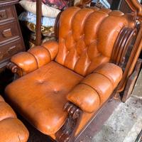 due poltrone in pelle 