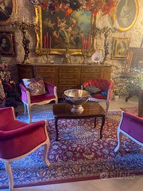 Poltrone rosse di velluto