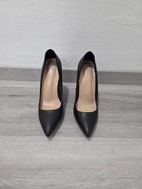 Scarpe Décolleté Nere a Punta con Tacco Largo