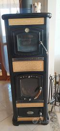 Stufa a legna con forno