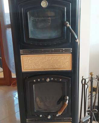 Stufa a legna con forno