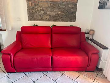 Divano ecopelle rosso doppio relax indipendente