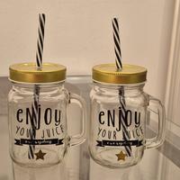 Bicchieri a barattolo con cannuccia