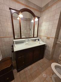 Elegante mobile per bagno. In stile classico
