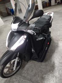 Honda SH 300 - 2016 permuta con sh 150