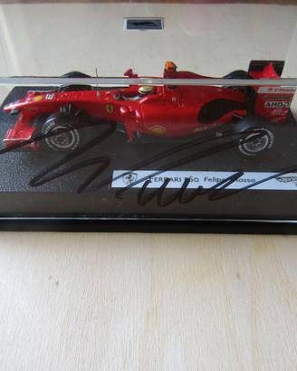 Modellino Ferrari F60 F.Massa con autografo
