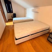 Due letti da 1 piazza e mezza con contenitore