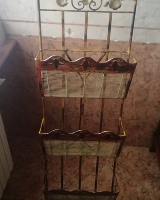 Porta giornali o porta vasi per piante