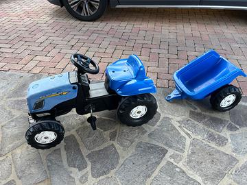 New Holland Trattore a pedali con carro  bambini