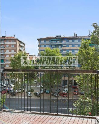 QUADRILOCALE PIANO ALTO CON 3 BALCONI