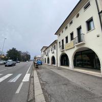 NEGOZIO A TEZZE SUL BRENTA