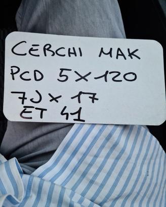 Cerchi in lega 17 pollici con gomme