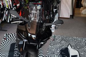Yamaha R1  2024 250km 7 anni garanzia 