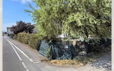 Casa 2 piani e giardino