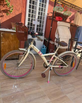 Bici B’Twin Poply 500 24 con cestino – 6 velocità