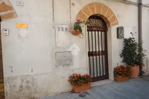 2 LOCALI A CASTEL SANT'ELIA