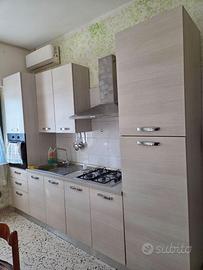 Cucina Completa più tavolo